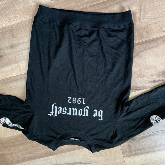 NWOT Snake and slogan graphic sweatshirt - Picture 3 of 6